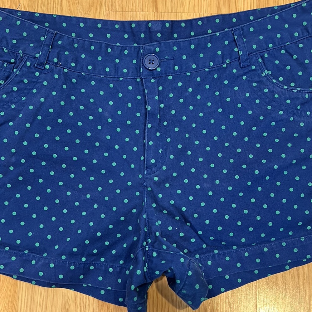 Net Ladies Shorts - Picture 2 of 9
